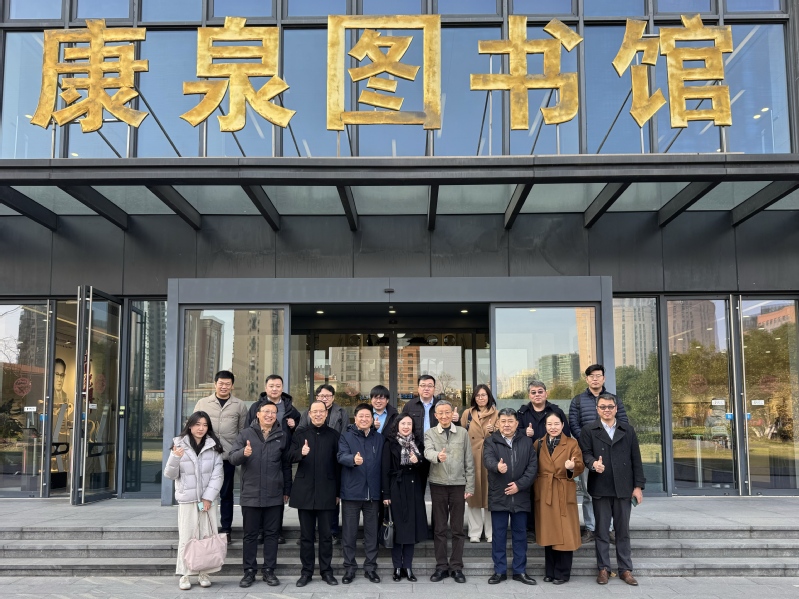 欢迎沈阳的领导以及CCF的领导莅临实验室参观指导工作