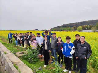 2023.3课题组苏州西山团建...