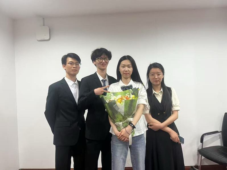 罗丹、王巧、刘翔，刘海锋硕士学...